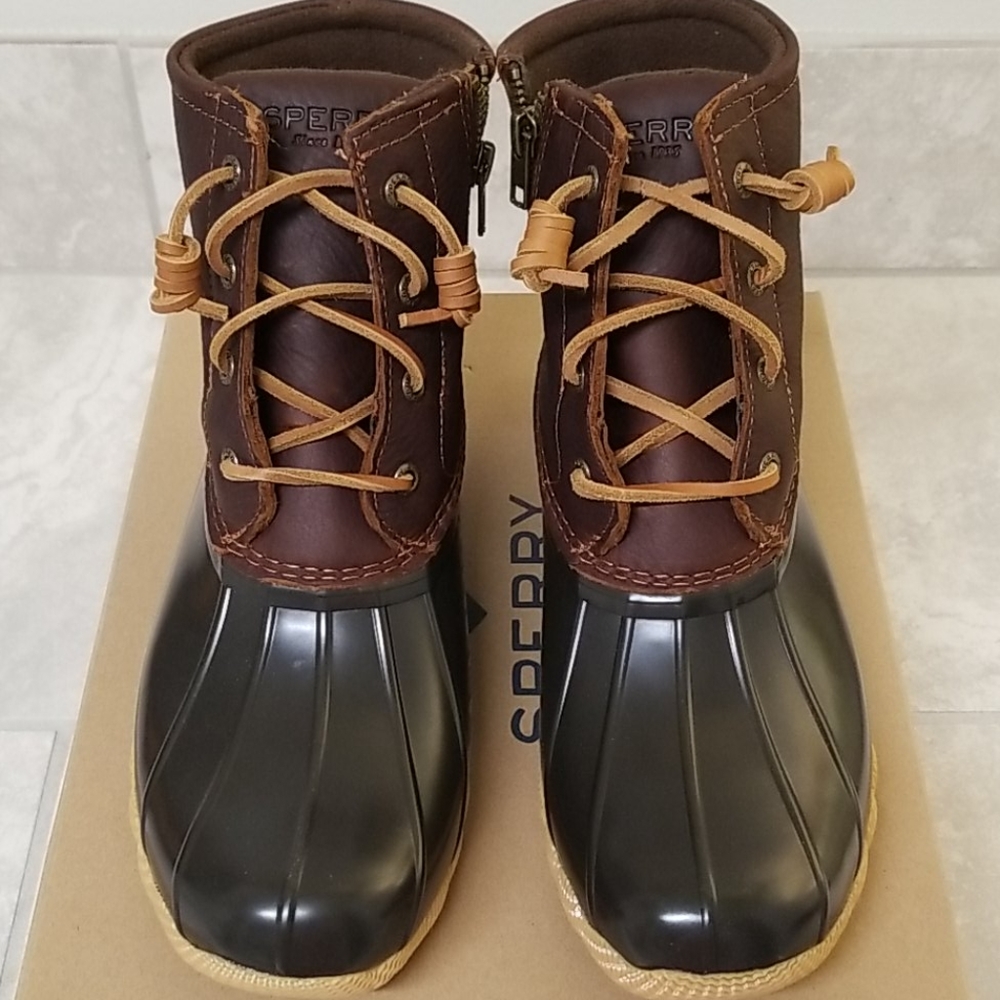 NIB Sperry saltwater boots dark brown
